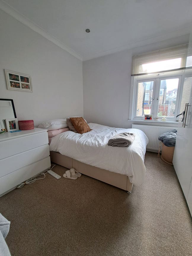 Spacious double room, all bills included Main Photo