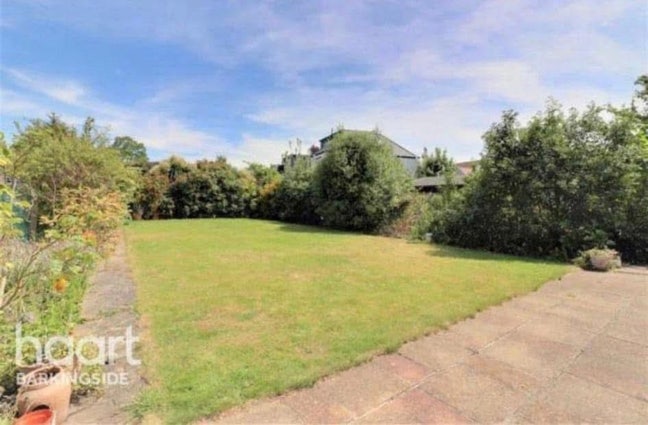 Double Room | Gants Hill IG2 Main Photo