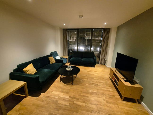 Room Available ASAP - Sociable House + Cheap Bills Main Photo