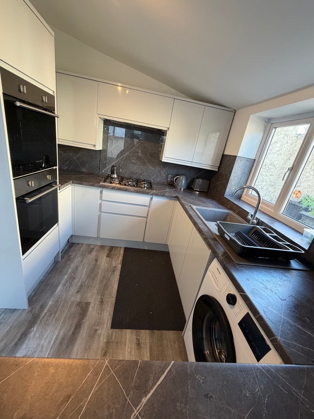 Very Big Double Bedroom, Bills Included!  Main Photo