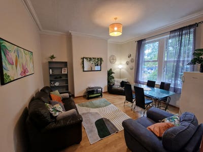 🪷 Professional Headingley House share 🪷 Main Photo