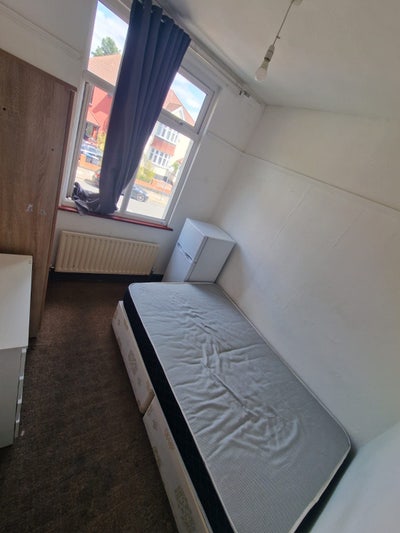 ✨ 🛏️ Single Room to Let in – Neasden   Main Photo
