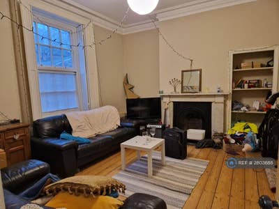 Room to rent in spacious house near centre  Main Photo