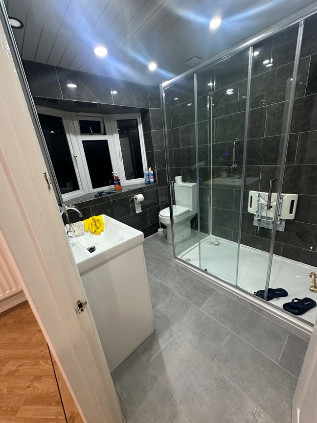 En suite room  Main Photo