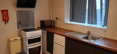 ST6. Private Studio Flat. On Site Gym! Main Photo