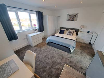 Self Contained Studio With  Desk + OSP  BS15 Main Photo