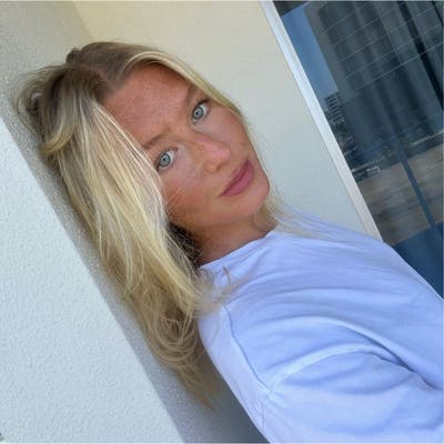 Female Professional looking for room -SW/W/Central Main Photo