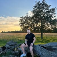 Professional Male seeks a single or double room Main Photo