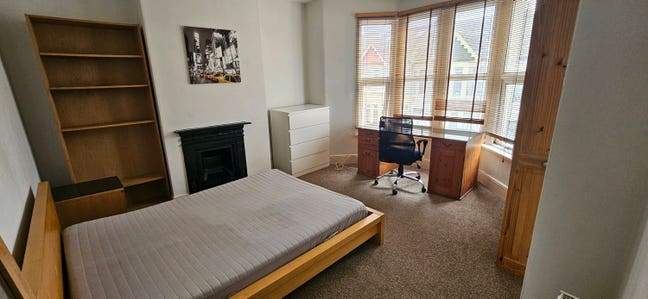 Master Double Ensuite; Bills Incl, By SandyPark Rd Main Photo