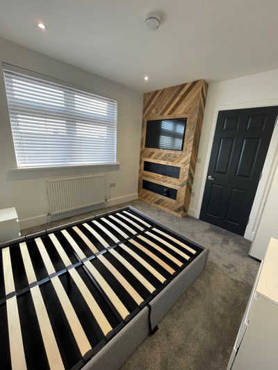 Double bedroom with private bathroom  Main Photo