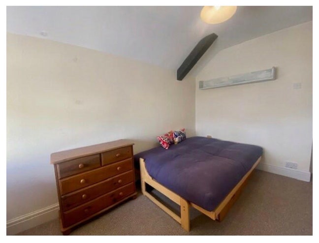 Spacious Double Bedroom  Main Photo