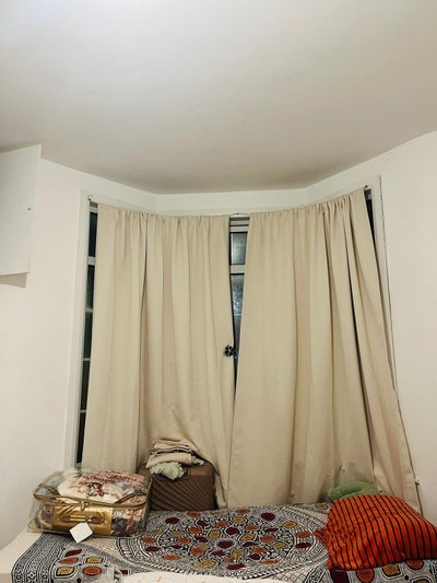 1 bed space available in 2 bedrooms house  Main Photo