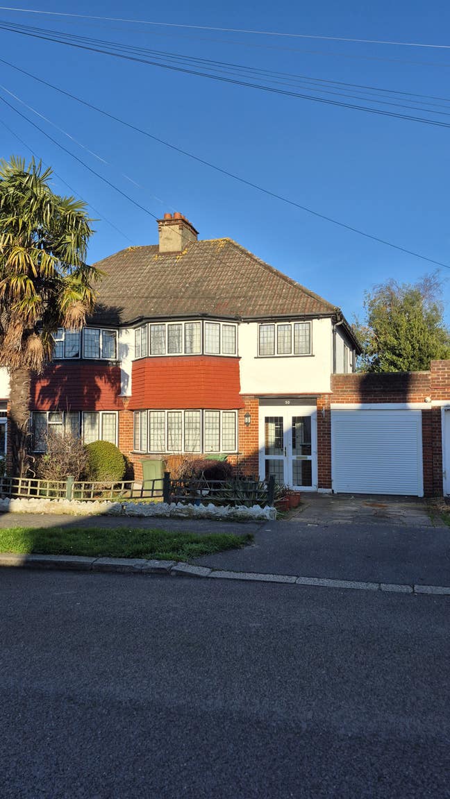 Two rooms available in four bedroom house Main Photo