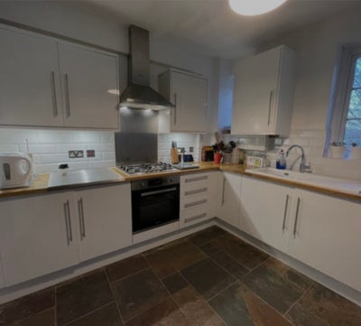 Double room to let in Grantham NG31 Main Photo