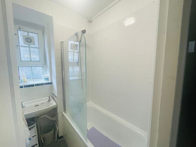 Double Room in Friendly Flat-share Main Photo