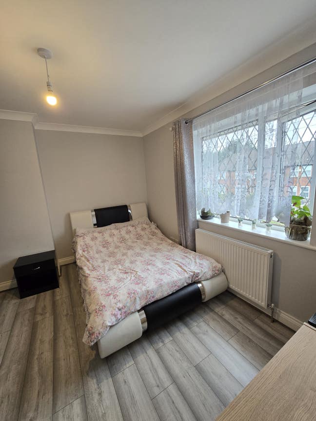  Large double bedroom available in clifton Main Photo