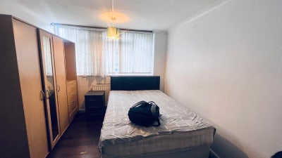 Spacious Double Room Woking Town Centre  Main Photo