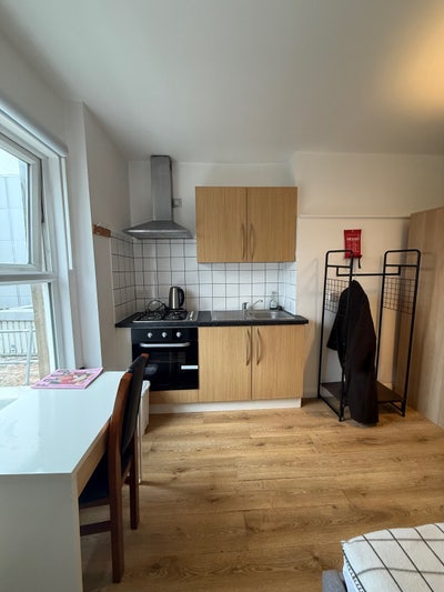 CLAPHAM studio Flat all bills included, &pound;1400pcm Main Photo