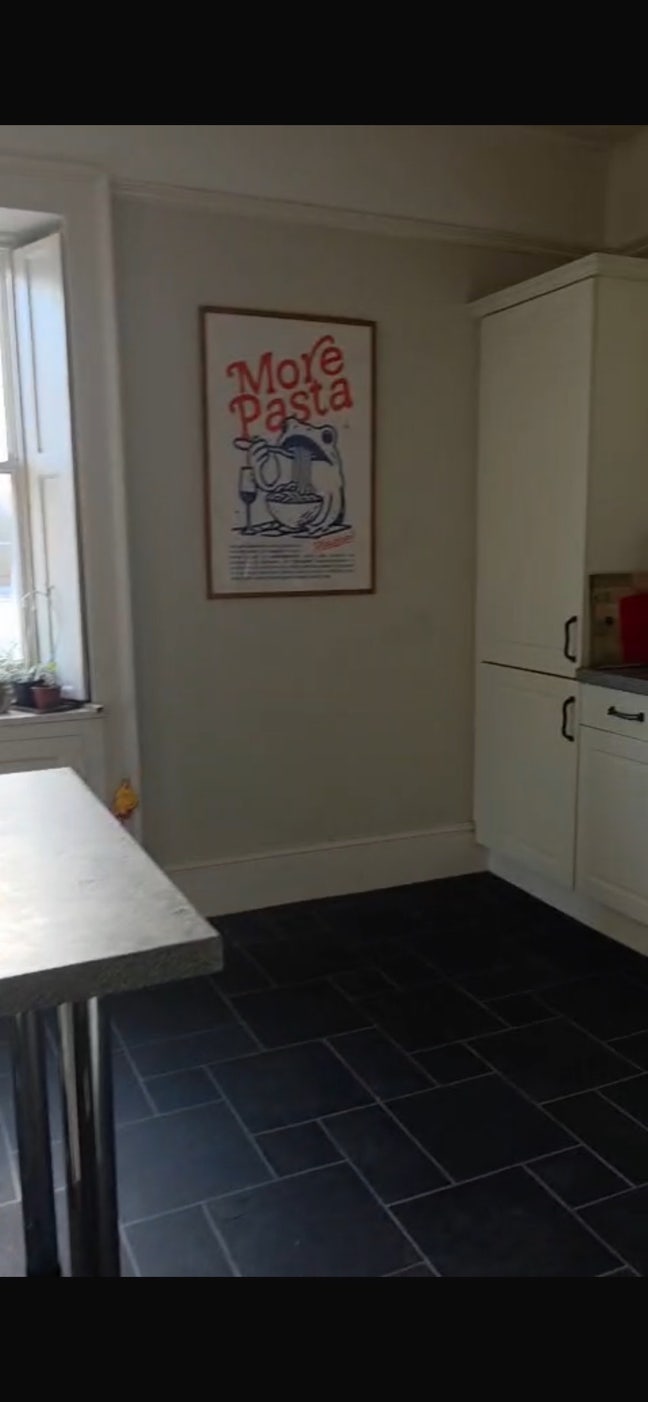 2 rooms available in beautiful wareham high st  Main Photo