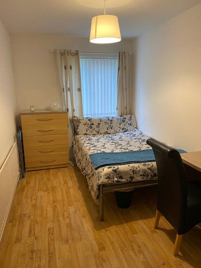 Large double with ensuite in a refurbished house Main Photo