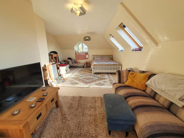 Pet friendly, massive, double,ensuite room to rent Main Photo