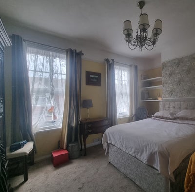 Large Double Room, in Period House Main Photo