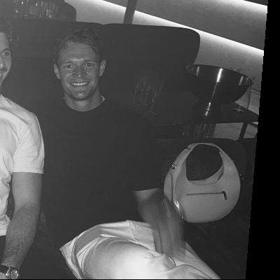 Wanna live with me? Main Photo