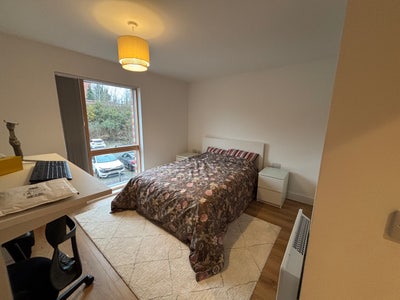 Beautiful En-suite with Double Bed in Warrington Main Photo