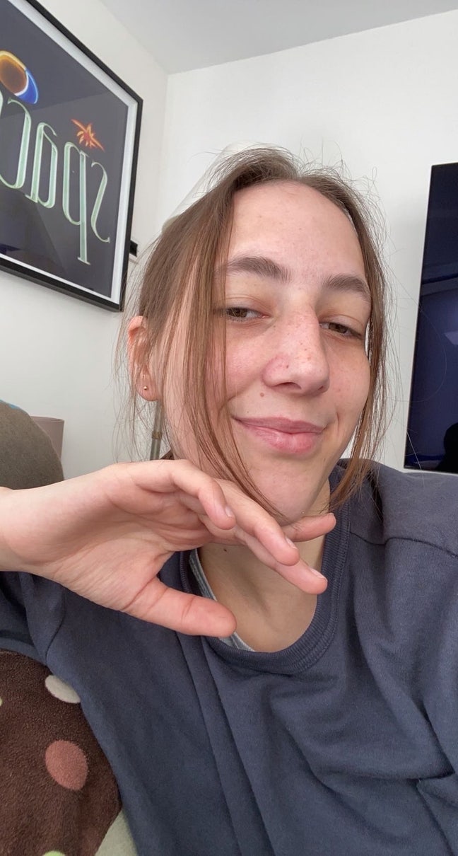 Hi.  Im currently looking for a new room to r... Main Photo