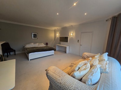 Elegant Ensuite Double Bedrooms in Ealing broadway Main Photo