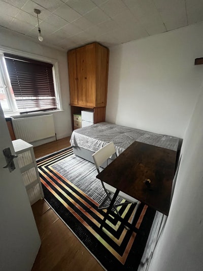 Studio East Acton available now Main Photo