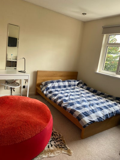 Double room available immediately &pound;800 no bills Main Photo