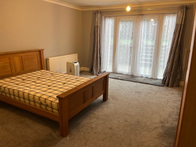 Large double room   Available 14th feb 25 sq metr  Main Photo