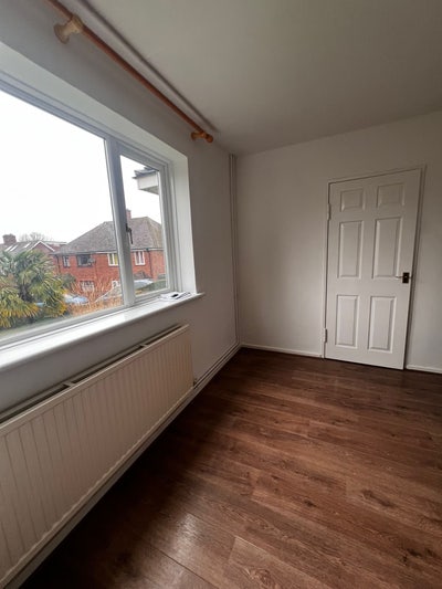 1 double and 1 single bed room for rent  Main Photo