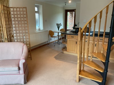 Annex Large than average light sunny 4 or 7 nights Main Photo