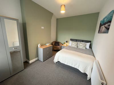 Quiet Rooms in Well-Managed House Main Photo