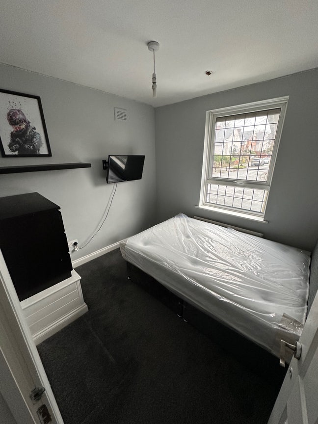 **Double Room for Rent, Bills Included, Furnished* Main Photo