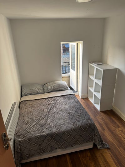 Large and newly built house, very well located clo Main Photo