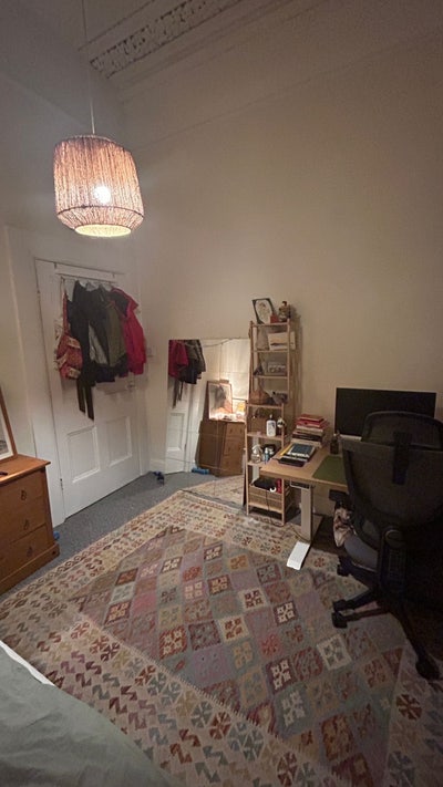 Room for rent in lovely Clifton Flat Main Photo