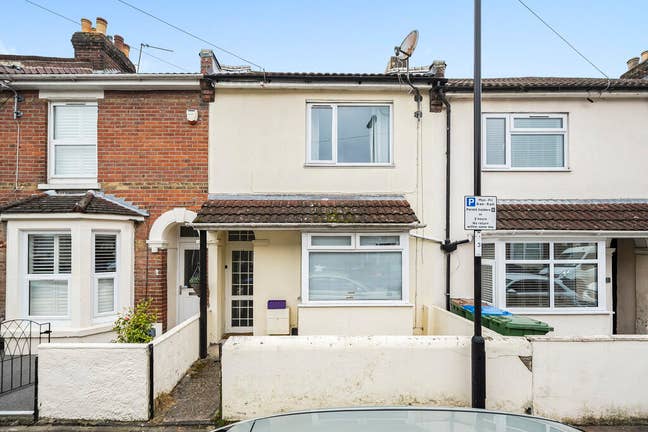 Spacious 4 Bedroom House - Available  Main Photo