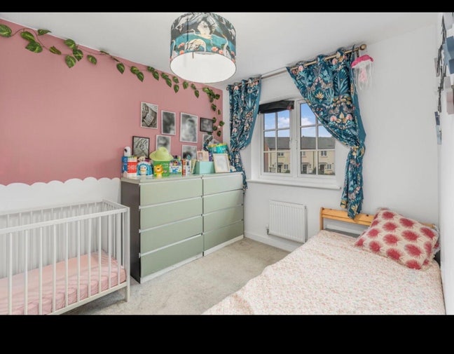 Room available  Main Photo