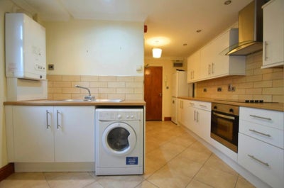 Available mid-May, no students Main Photo