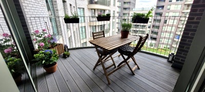 Double room and bathroom in 2 bed 2 bath flat  Main Photo