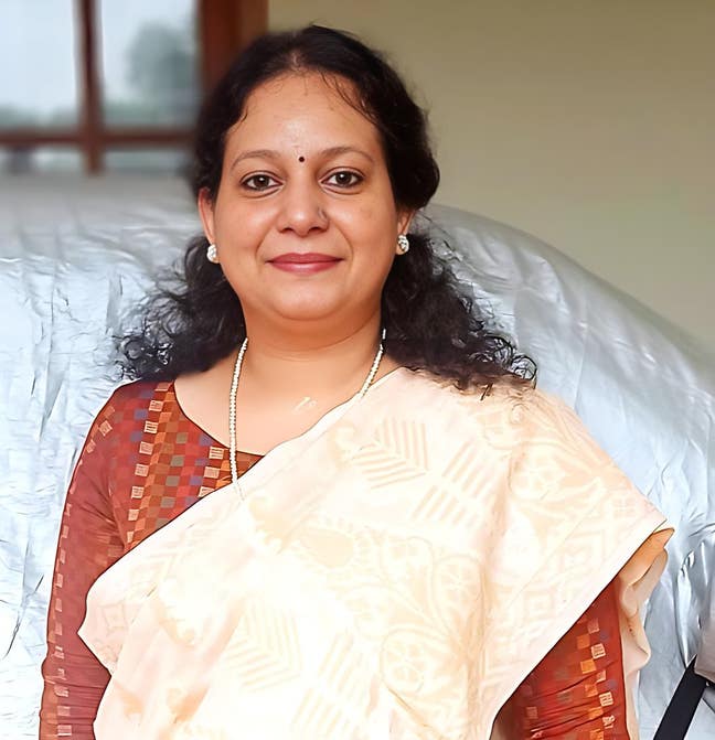 Quiet Pure Vegetarian Female Seeking Clean Room  Main Photo