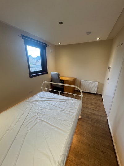 Double Room in Terrace House Opposite RGU Main Photo