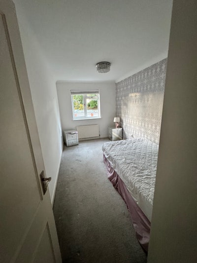 Spare room 10min walk to parkstone station Main Photo