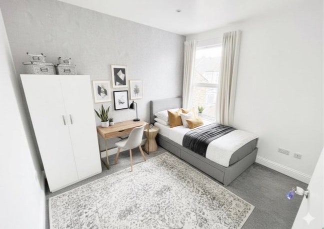 Beautiful Room - 5min to St - Close to Shops!! Main Photo