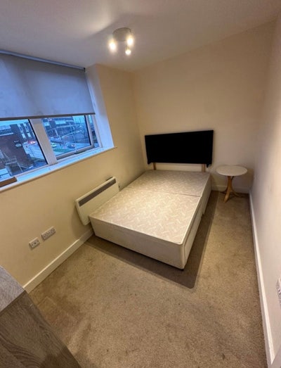 Room to rent Main Photo