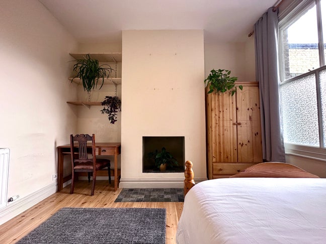 Fabulous double room in SE7 Main Photo