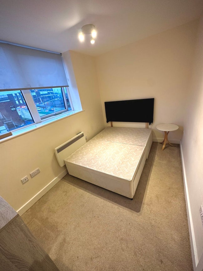 Double Room to Rent – Bills Included Main Photo